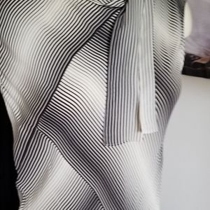 Max studio top size L